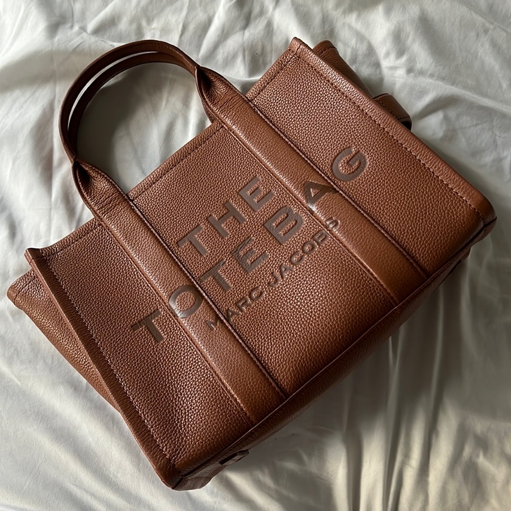 Marc Jacobs The Leather Medium Tote Bag